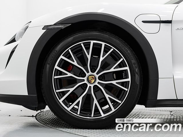 Porsche Taycan из Кореи Encar