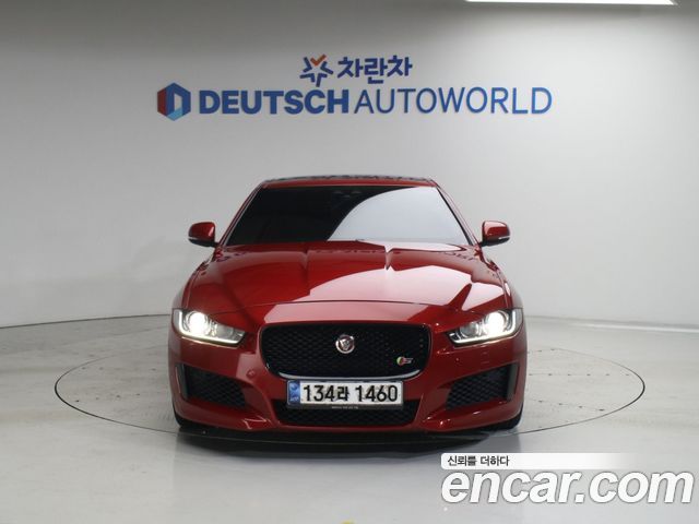 Jaguar XE 3.0 SC S — пробег 111 474 км — фото 3 из 5