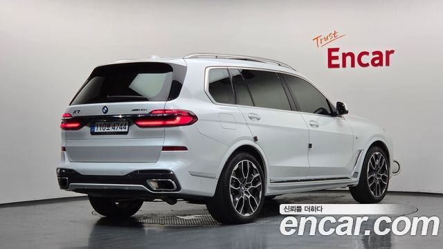 BMW X7 xDrive 40i M Sport 7STR — пробег 10 034 км — фото 2 из 5