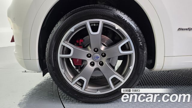 Maserati Levante 3.0 AWD GranSport — пробег 70 329 км — фото 5 из 5