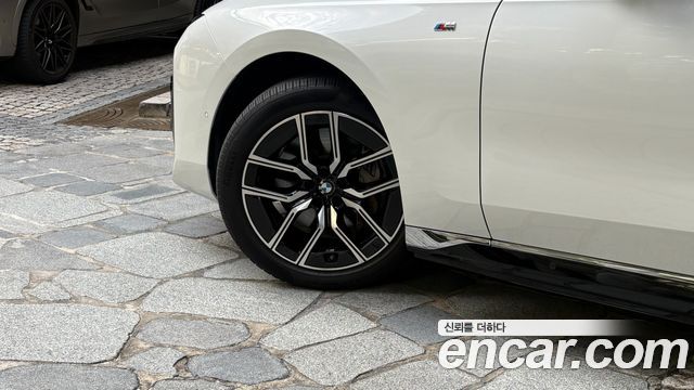 BMW i7 eDrive 50 M Sport — пробег 38 000 км — фото 5 из 5