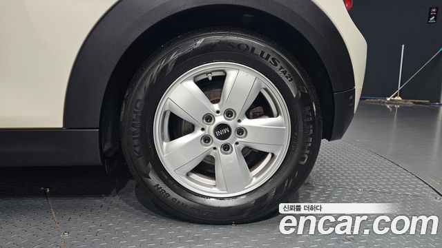Mini Cooper Mid 3rd — пробег 67 985 км — фото 5 из 5