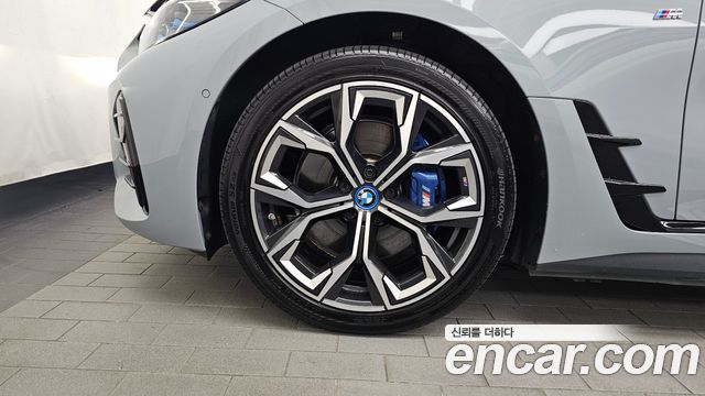 BMW i4 eDrive40 M Sports Pro — пробег 46 825 км — фото 5 из 5