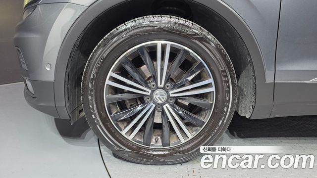 Volkswagen Tiguan 2.0 TDI Prestige — пробег 132 960 км — фото 5 из 5