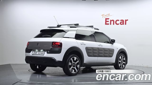 Citroen-DS C4 CACTUS 1.6 BlueHDi Shine — пробег 93 176 км — фото 2 из 5