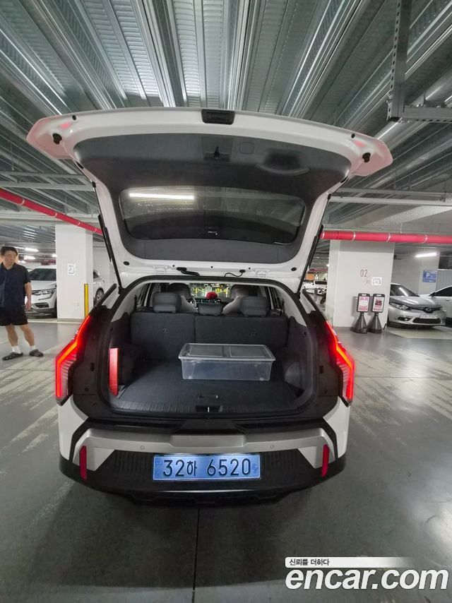 Kia EV3 Standard 2WD Air — пробег 800 км — фото 5 из 5