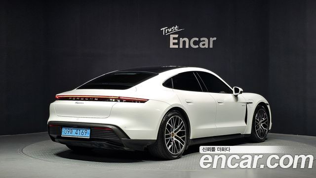 Porsche Taycan из Кореи Encar