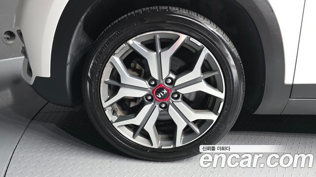 Kia Seltos из Кореи Encar