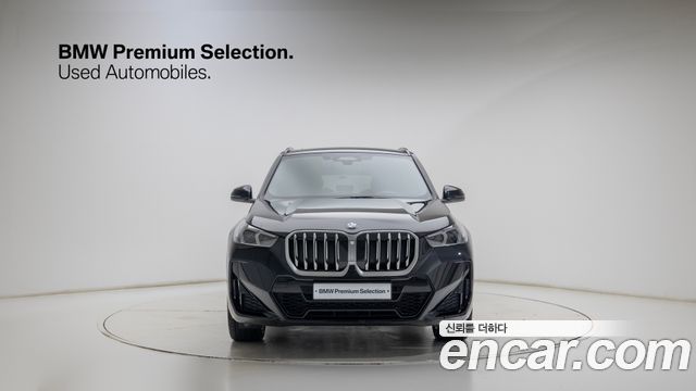 BMW X1 xDrive 20i M Sport — пробег 10 495 км — фото 2 из 5
