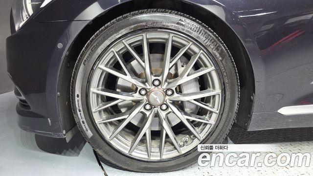 Hyundai Genesis из Кореи Encar