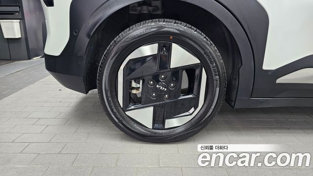 Kia EV3 Long Range 2WD Earth — пробег 105 145 км — фото 5 из 5
