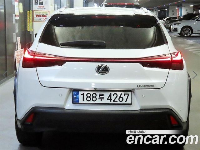 Lexus UX 2.0 2WD — пробег 65 397 км — фото 5 из 5