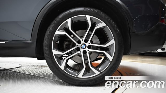 BMW X5 xDrive 40i xLine — пробег 26 972 км — фото 5 из 5