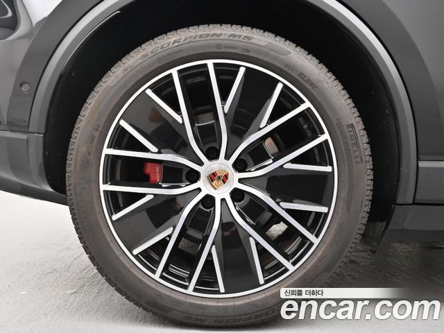 Porsche Macan 4S — пробег 13 400 км — фото 5 из 5