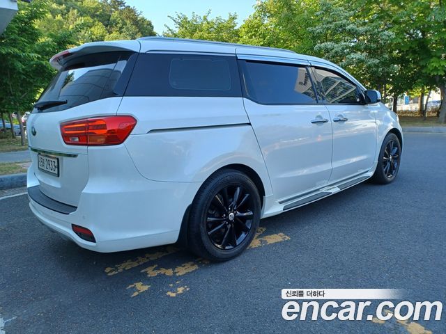Kia Carnival из Кореи Encar