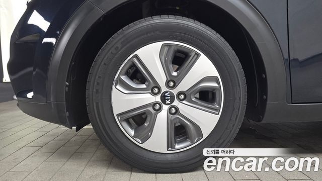 Kia Niro Prestige — пробег 152 939 км — фото 5 из 5
