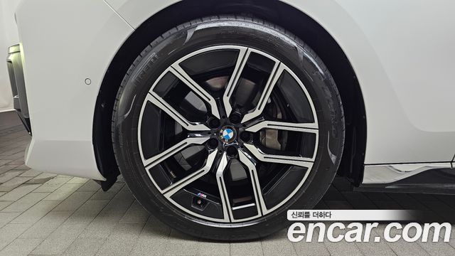 BMW i7 из Кореи Encar