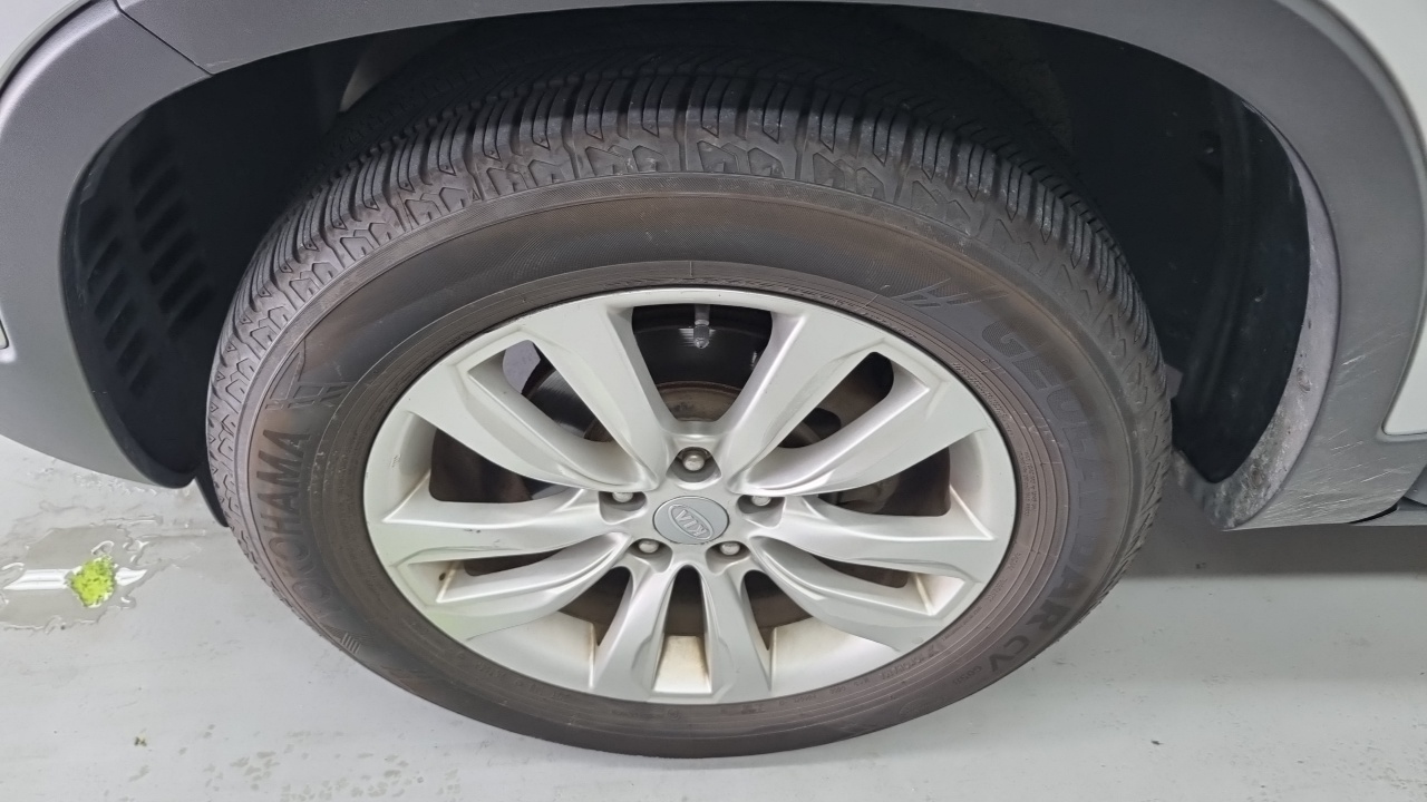 Kia Sorento Diesel 2.0 2WD TLX High-Deluxe — пробег 204 000 км — фото 5 из 5