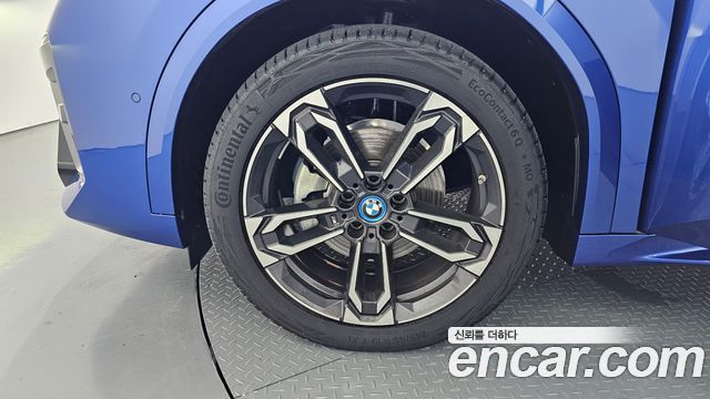 BMW iX2 eDrive 20 M Sport — пробег 11 064 км — фото 5 из 5