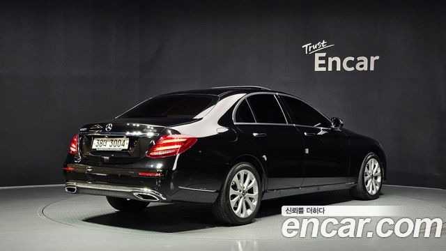 Mercedes-Benz E-Class из Кореи Encar