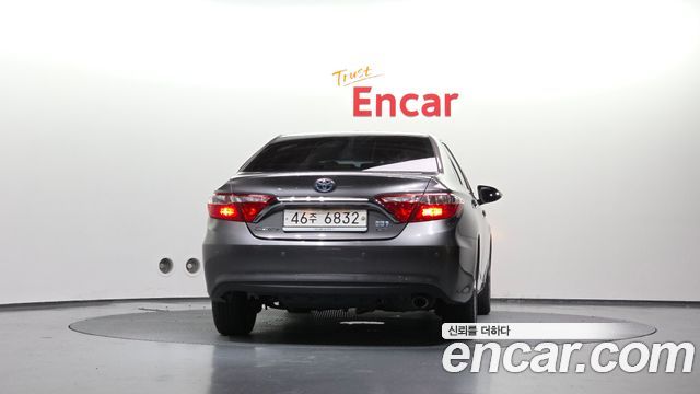 Toyota Camry Hybrid LE — пробег 23 273 км — фото 4 из 5