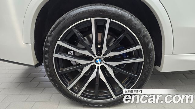BMW X5 M50i — пробег 66 101 км — фото 5 из 5