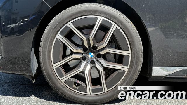 BMW i7 eDrive 50 M Sport Limited — пробег 46 100 км — фото 5 из 5
