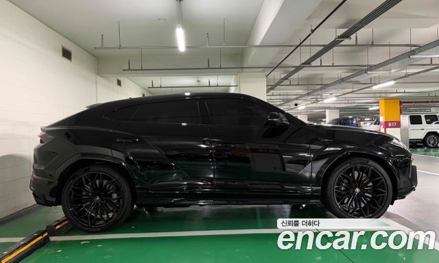 Lamborghini Urus 4.0 V8 SE — пробег 999 км — фото 5 из 5
