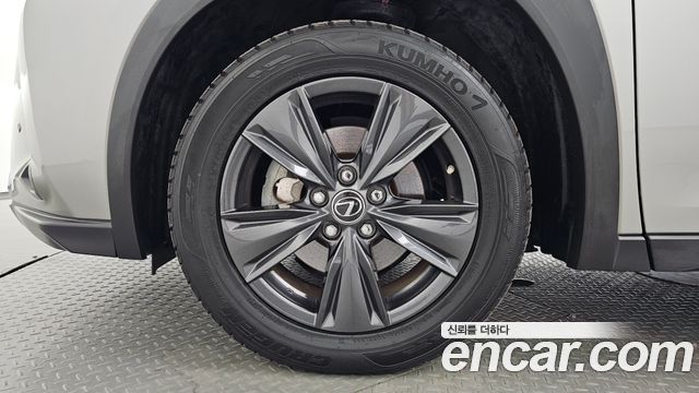 Lexus UX 2.0 2WD — пробег 97 517 км — фото 5 из 5