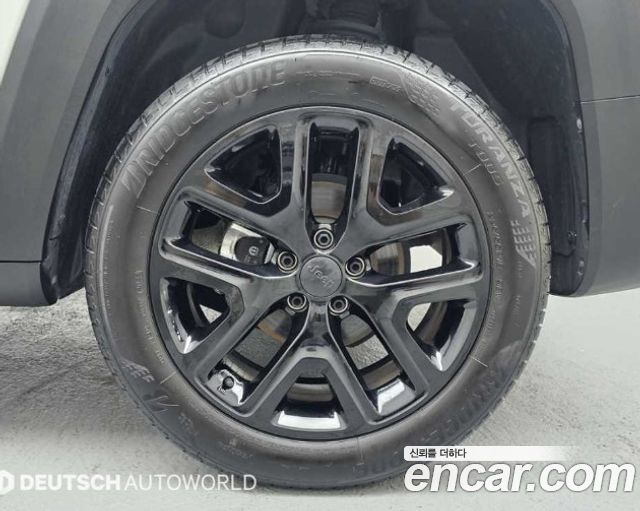 Jeep Renegade 1.3 Limited — пробег 30 700 км — фото 5 из 5