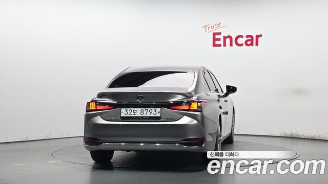 Lexus ES Luxury Plus — пробег 153 535 км — фото 4 из 5