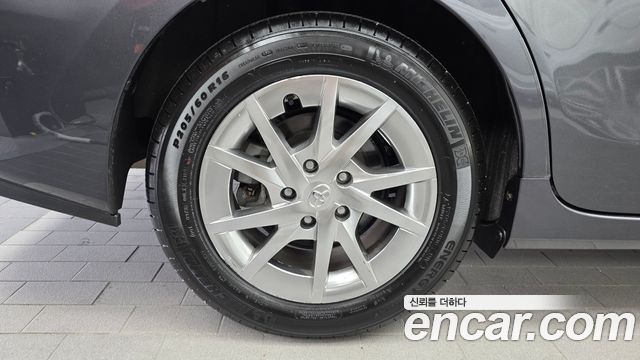 Toyota Prius 1.8 — пробег 21 186 км — фото 5 из 5