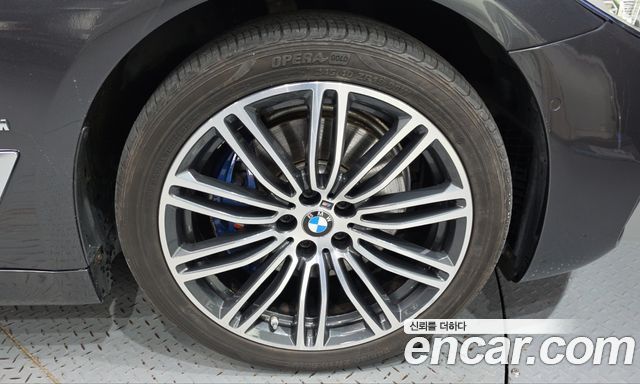 BMW 5-Series 530e M Sport — пробег 81 475 км — фото 5 из 5