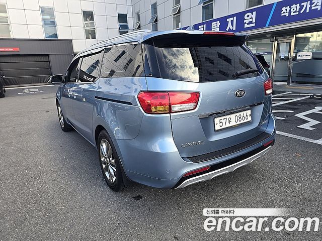 Kia Carnival 7-seater Limousine VIP — пробег 126 905 км — фото 5 из 5