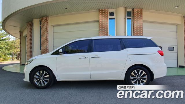 Kia Carnival из Кореи Encar