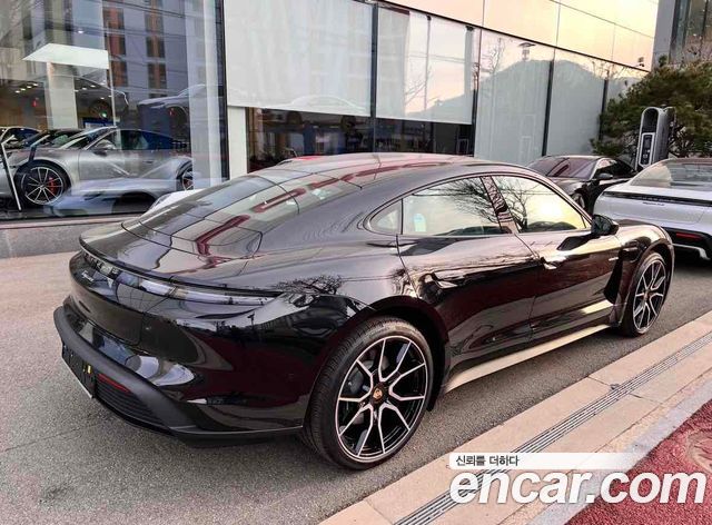 Porsche Taycan Base — пробег 22 537 км — фото 4 из 5