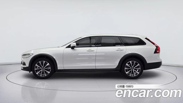 Volvo V90 B5 Ultimate AWD — пробег 9 238 км — фото 2 из 5