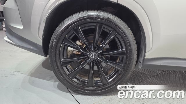 Lexus NX F-Sport — пробег 20 071 км — фото 5 из 5