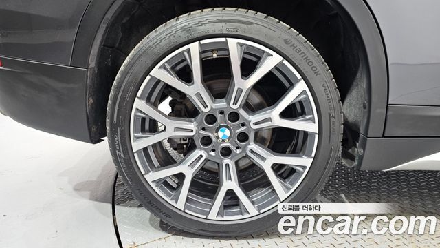 BMW X1 xDrive 20i xLine — пробег 90 118 км — фото 5 из 5