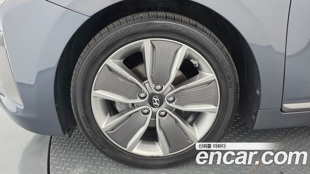 Hyundai Ioniq из Кореи Encar