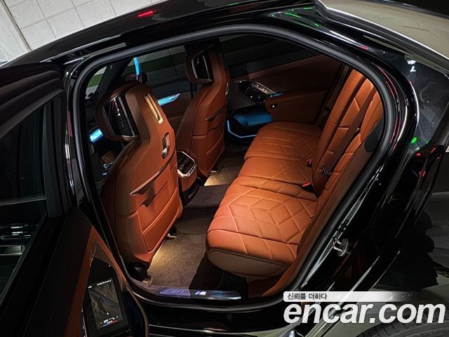 BMW 7-Series 740i xDrive M Sport Limited — пробег 4 000 км — фото 5 из 5