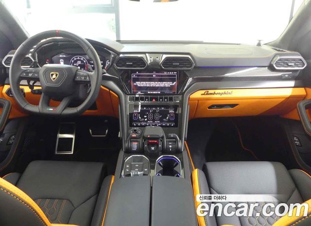 Lamborghini Urus 4.0 V8 S — пробег 4 710 км — фото 4 из 5