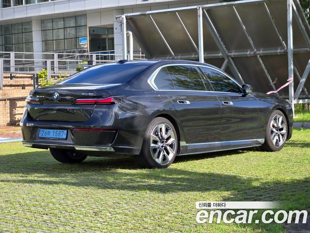 BMW i7 xDrive 60 Design Pure Excellence — пробег 63 835 км — фото 4 из 5