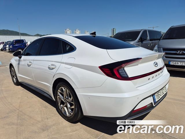 Hyundai Sonata 2.0 Premium Family — пробег 122 709 км — фото 2 из 5