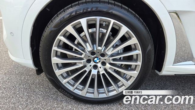 BMW X7 xDrive 40i Design Pure Excellence 6-Seater — пробег 11 635 км — фото 5 из 5
