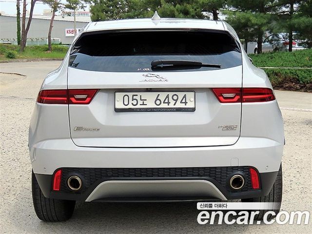 Jaguar E-PACE P250 SE — пробег 131 865 км — фото 4 из 5