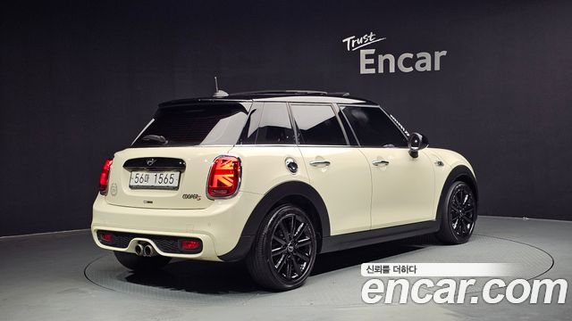 Mini Cooper 5Door Standard 3rd — пробег 145 931 км — фото 2 из 5