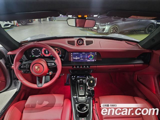 Porsche 911 Carrera 4 GTS — пробег 5 000 км — фото 5 из 5