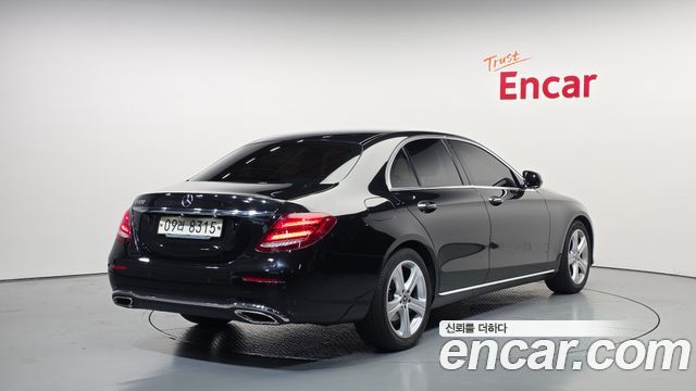 Mercedes-Benz E-Class из Кореи Encar
