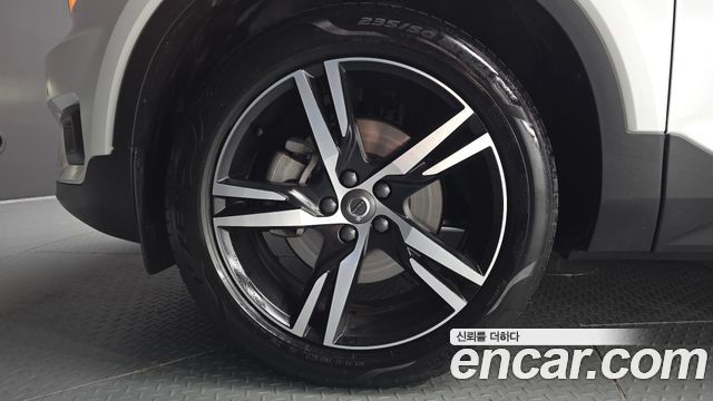 Volvo XC40 из Кореи Encar